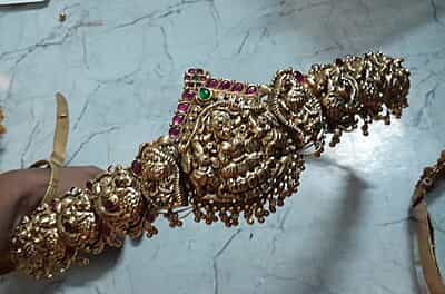 silver based lakshmi design hipblet