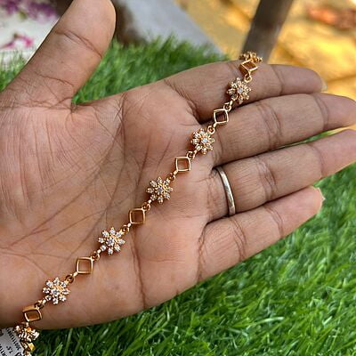 rose gold chain braclet - AD flower with triangle design