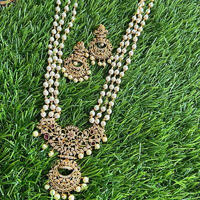 CHANDBALI WHITE PEARL HARAM WITH EARINGS