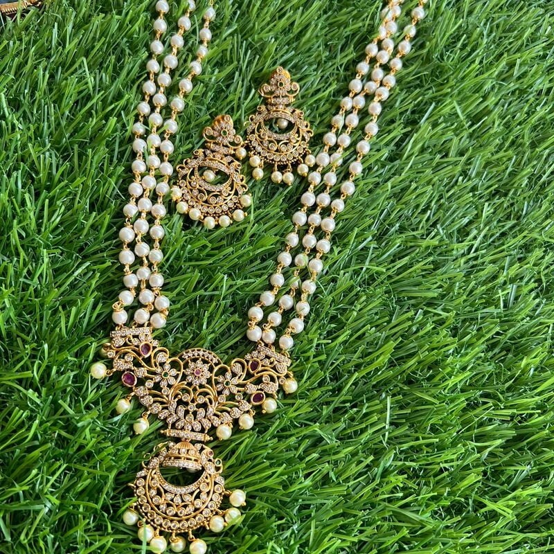 CHANDBALI WHITE PEARL HARAM WITH EARINGS CHANDBALI WHITE PEARL HARAM WITH EARINGS