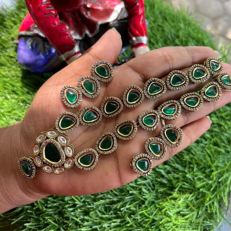 Rosegold fancy ruby neckpiece - Pastel green Rosegold fancy ruby neckpiece - Pastel green