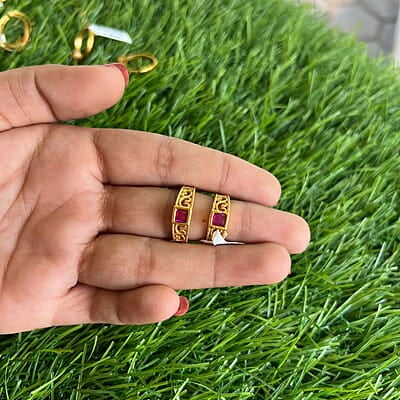 Unique design toe ring with ruby stone