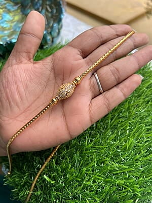 Unique trendy design mugappu chain