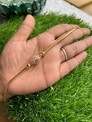 Unique trendy design mugappu chain