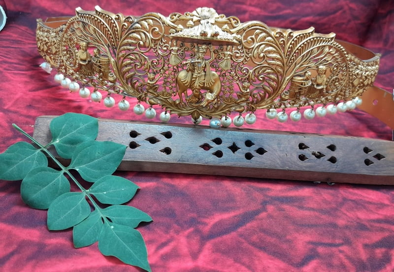 leaf with krishnar design hipblet