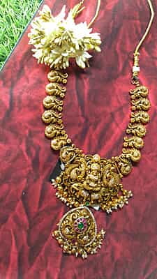 multi color stone neckpiece