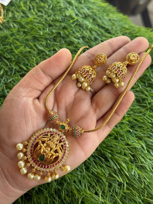 double lakshmi doller attigai design neckpiece