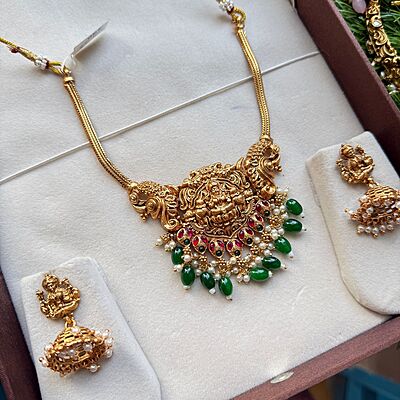 Antique lakshmi design green pearl choker