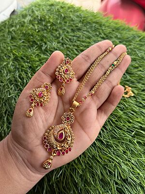 peacock flower design pendant set