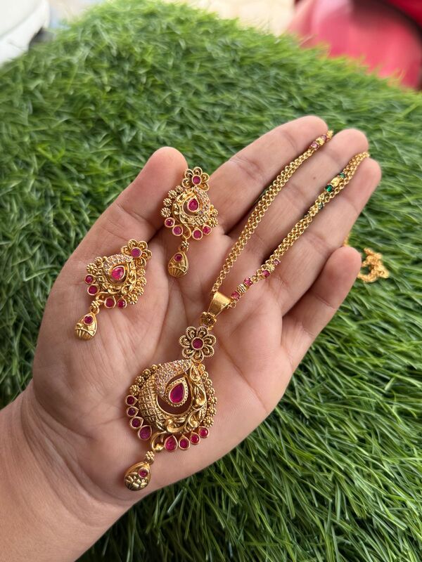peacock flower design pendant set