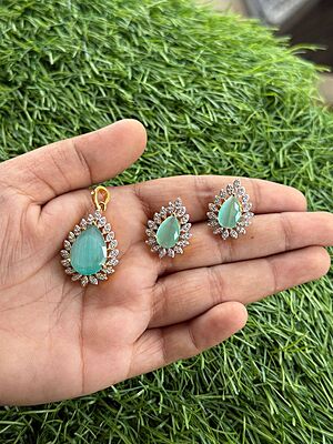 kopuram type diamond pendant earring set kopuram type diamond pendant earring set