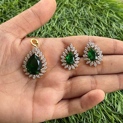 kopuram type diamond pendant earring set