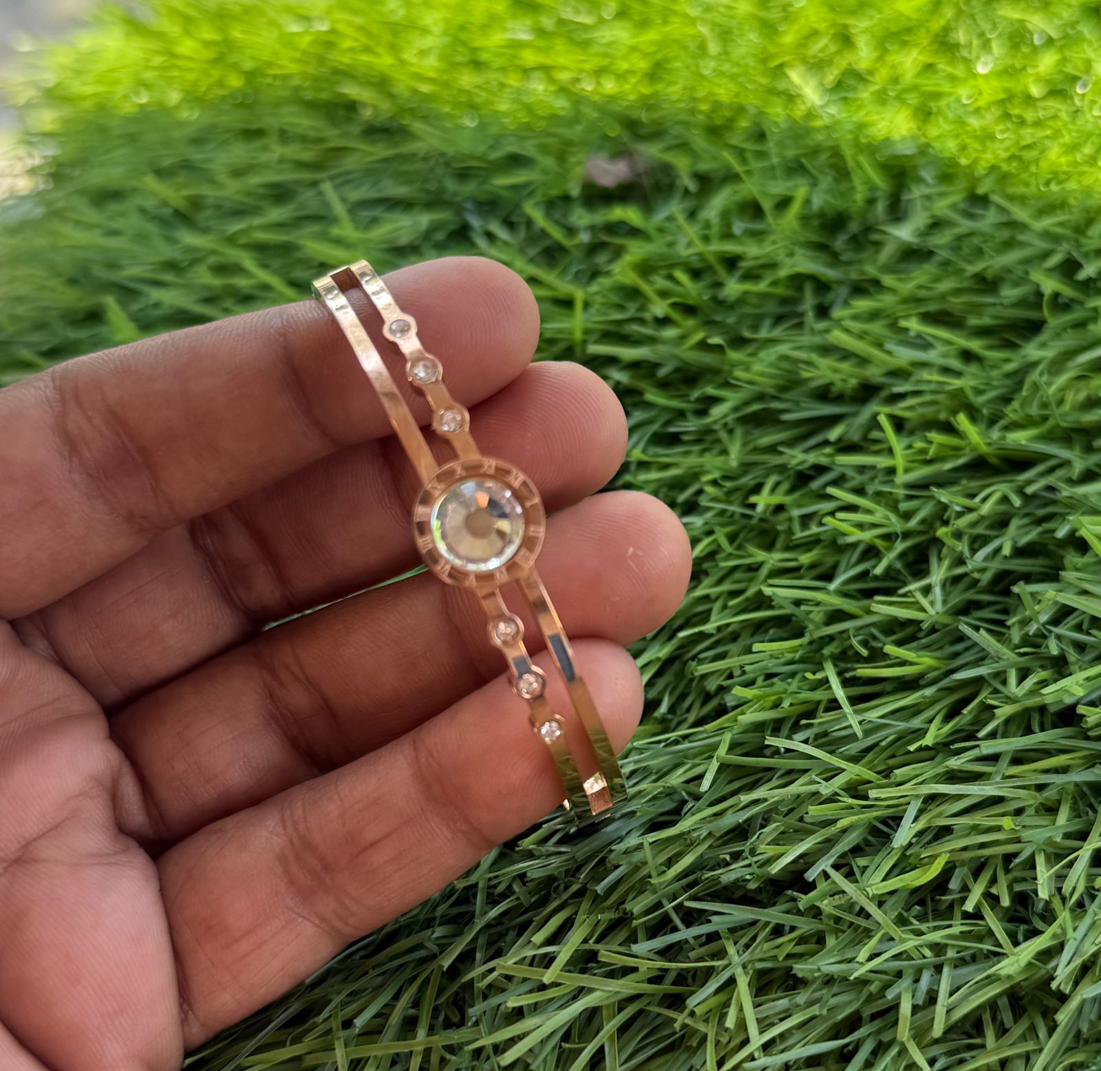 Gold plated classy circle design bracelet