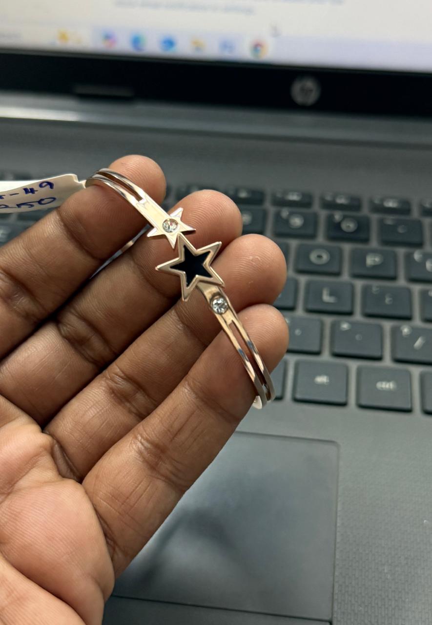 Gold plated circle shape bracelet