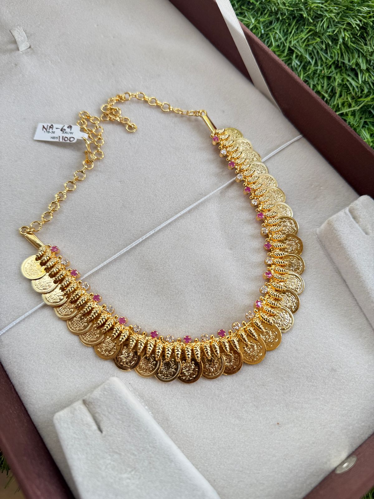 leaf with coin one gram neckpiece