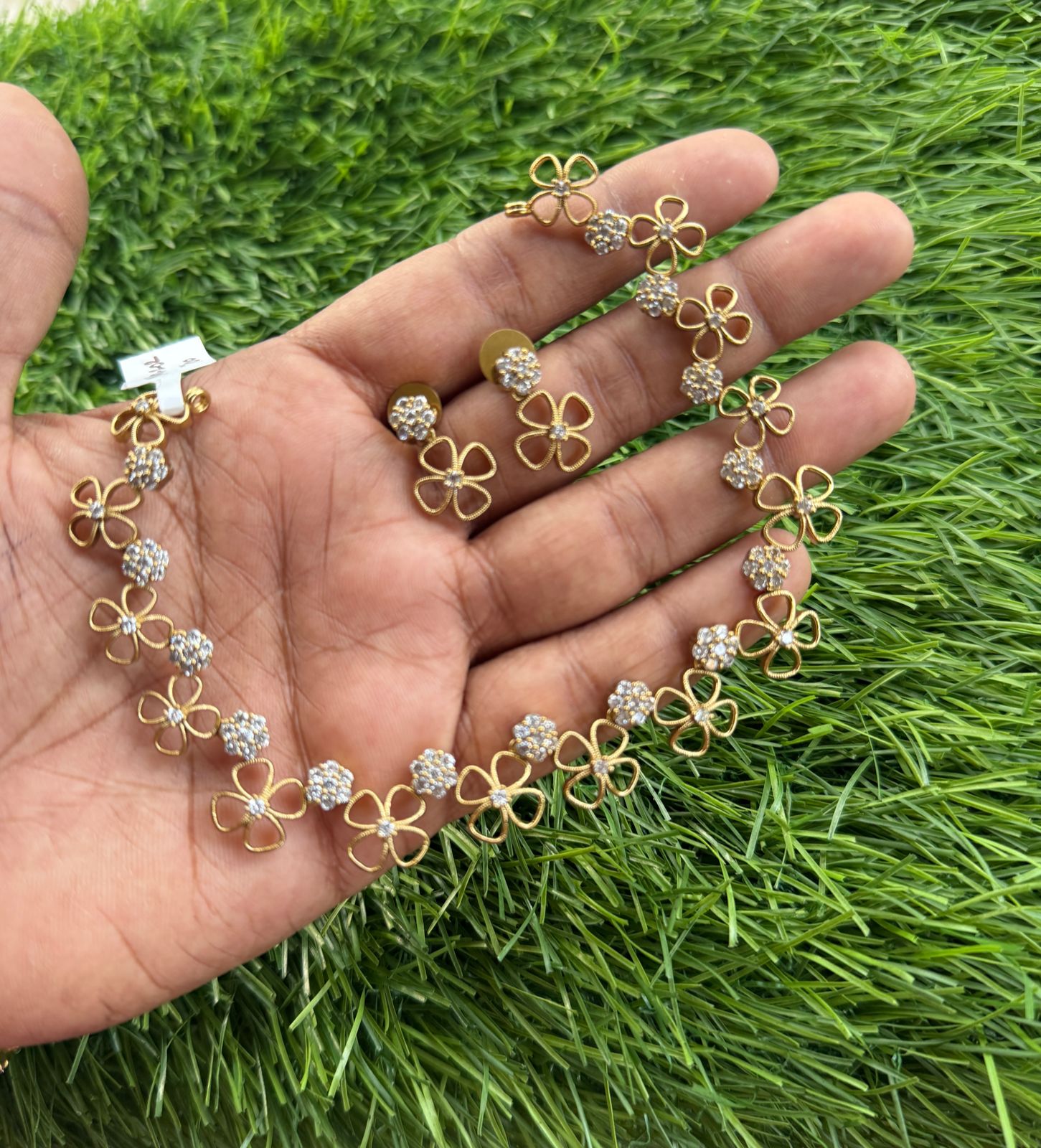 flower type white stone with antic neck piece