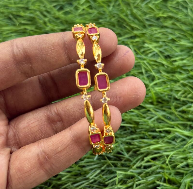 Uncut Diamond RUBI Bangles