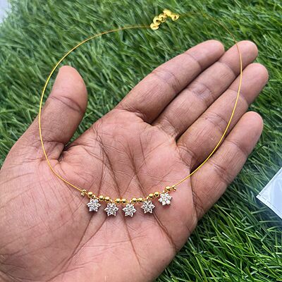 INVISIBLE FIVE FLOWER CHAIN