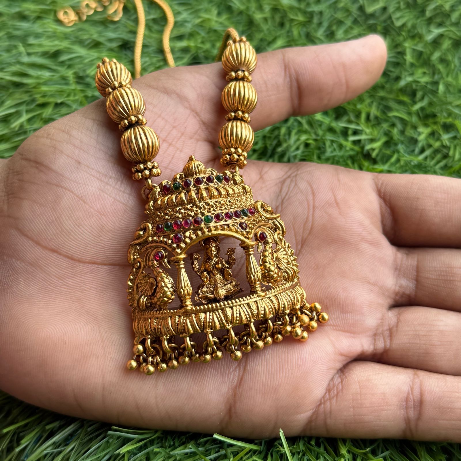 Oval Shaped Neckchain