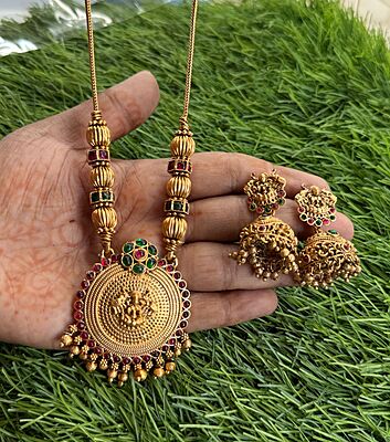 boll with rubi stone neck piece boll with rubi stone neck piece