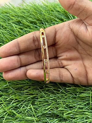 Circle Shape with white stone gold plated Bracelet Circle Shape with white stone gold plated Bracelet