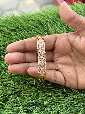 Circle Shape with white stone gold plated Bracelet Circle Shape with white stone gold plated Bracelet