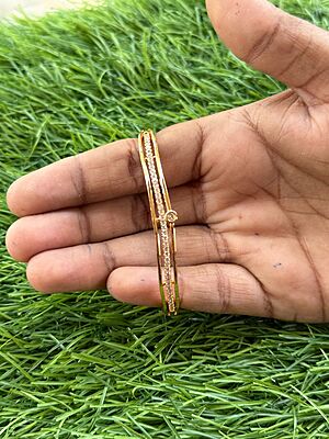 Circle Shape with white stone gold plated Bracelet Circle Shape with white stone gold plated Bracelet
