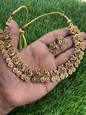 Antique kundhan neckpiece