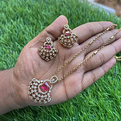 Floral Creeper Neckchain Floral Creeper Neckchain