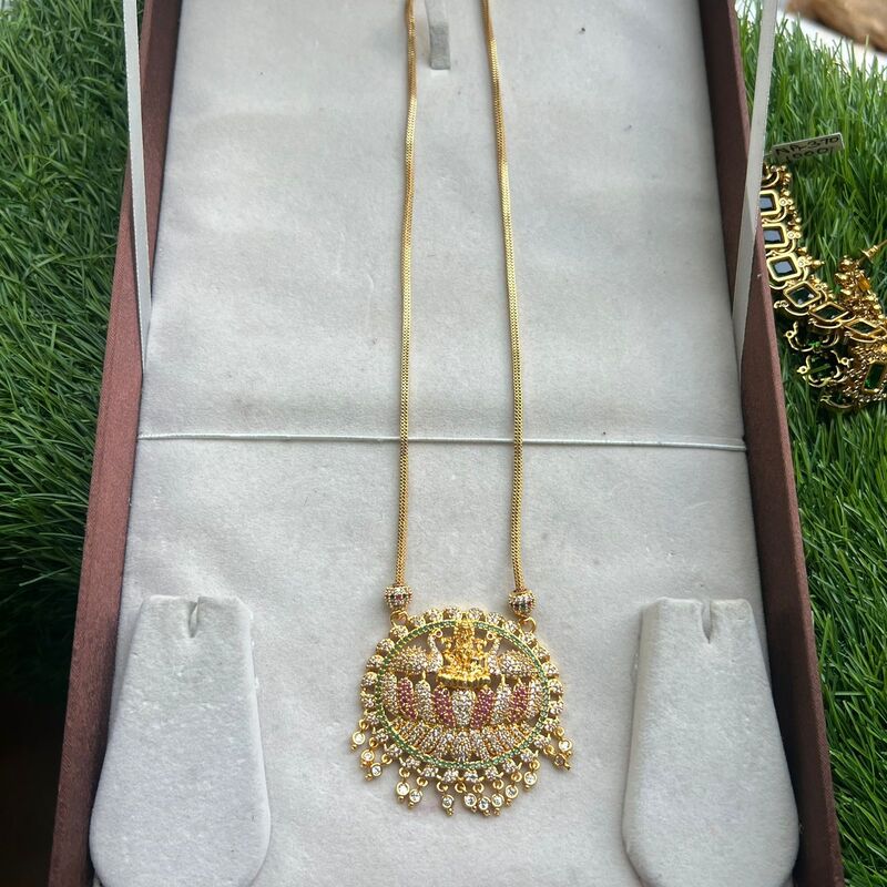 Traditional Chain Pendant Traditional Chain Pendant