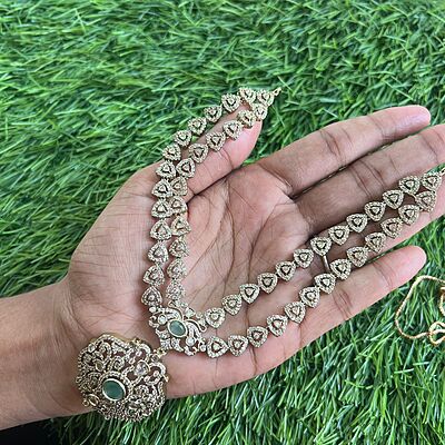 Ball stone design neckpiece Ball stone design neckpiece
