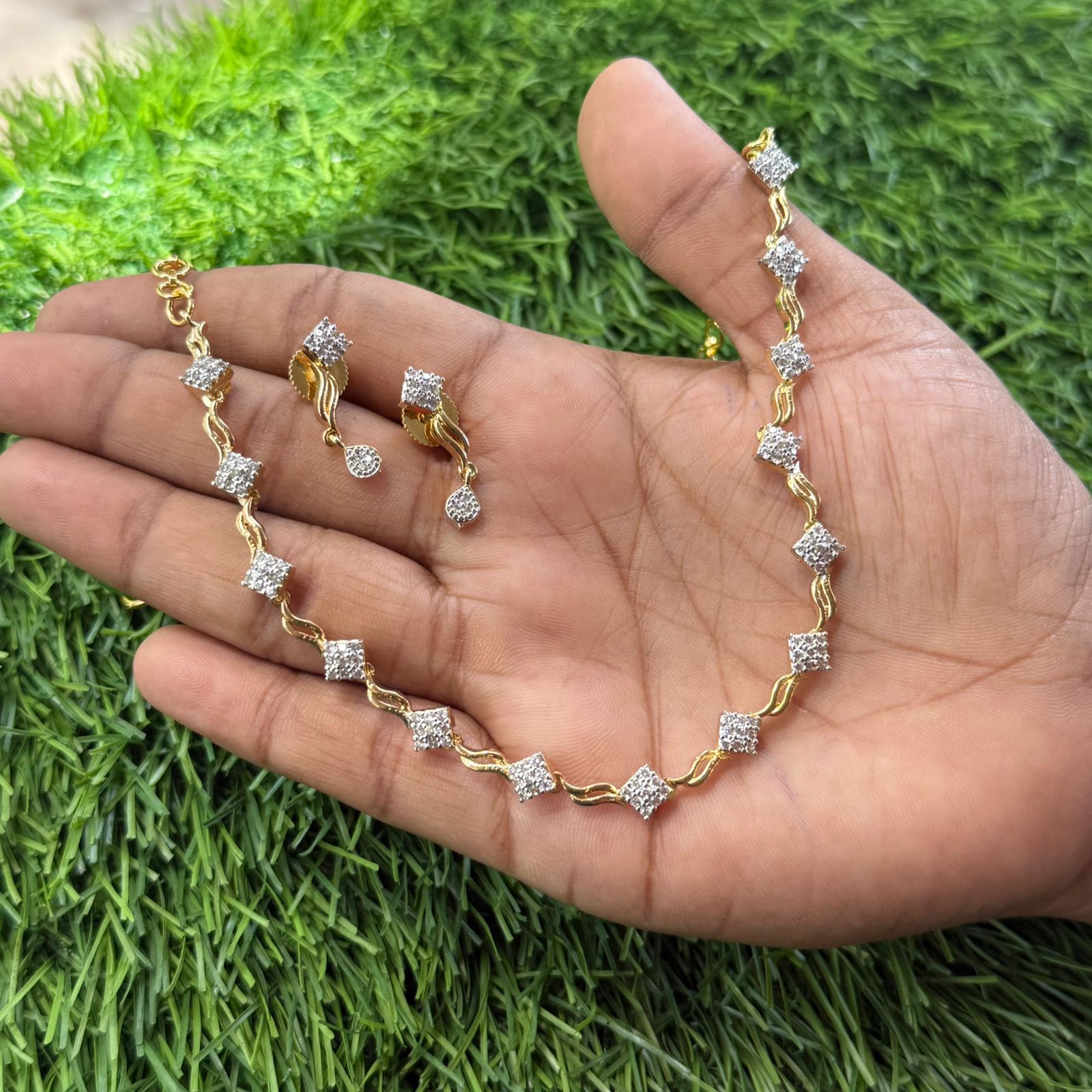 Kemp  Stone traditional  Neckpiece