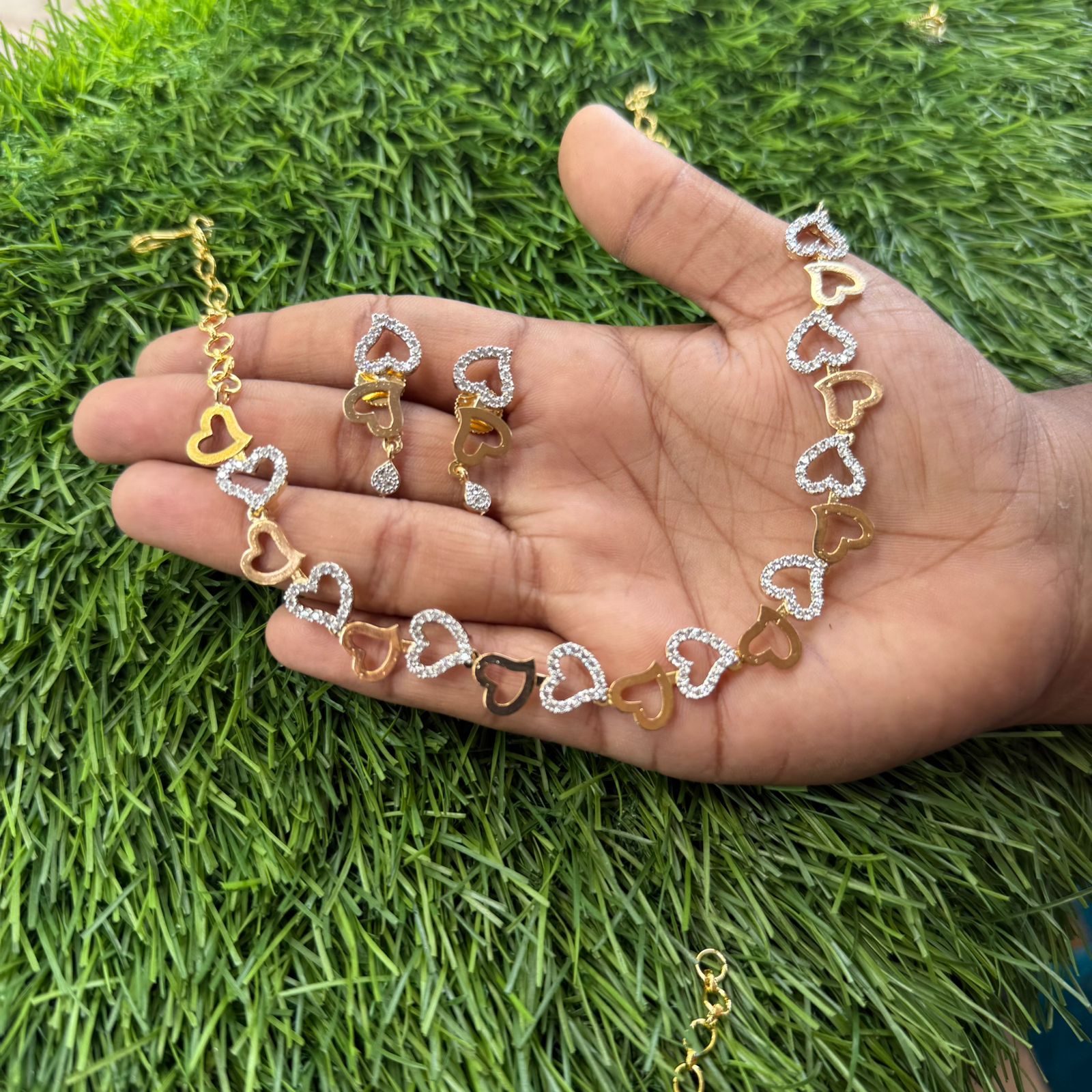 Floral design with Multistone Neckpiece