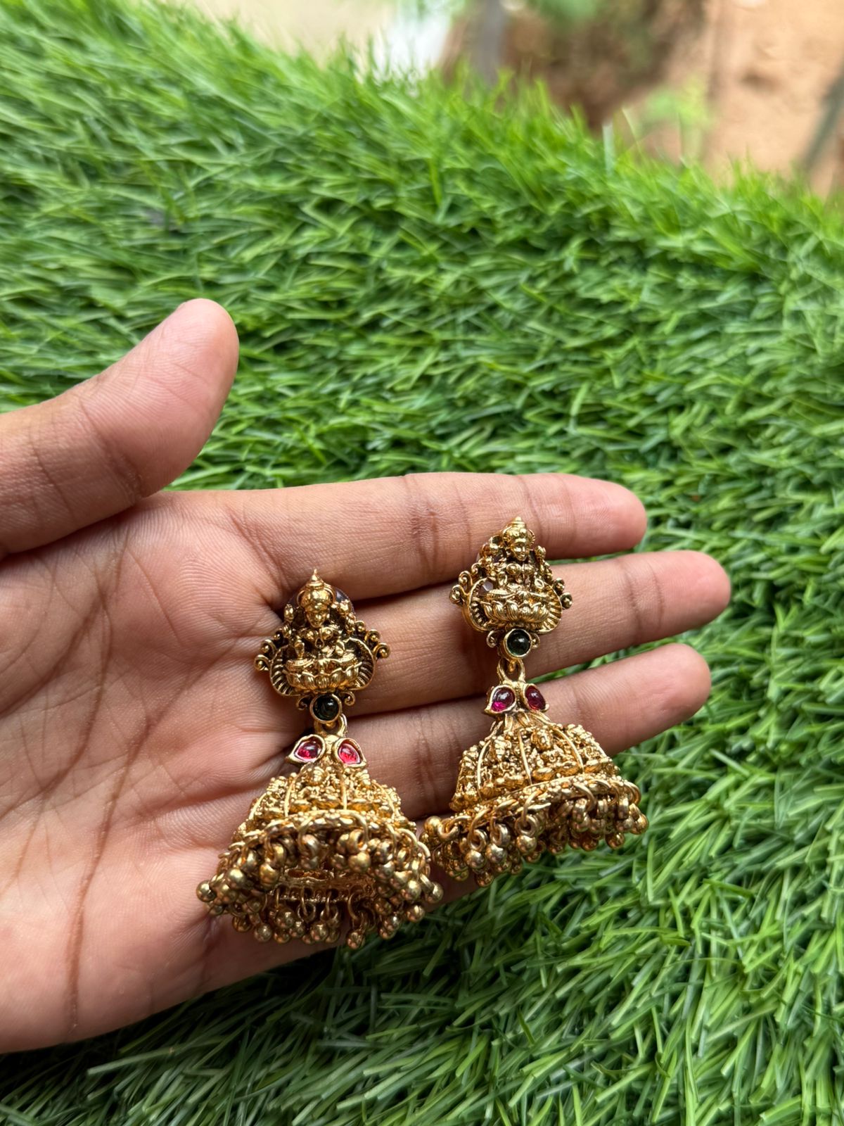Designer  Stud