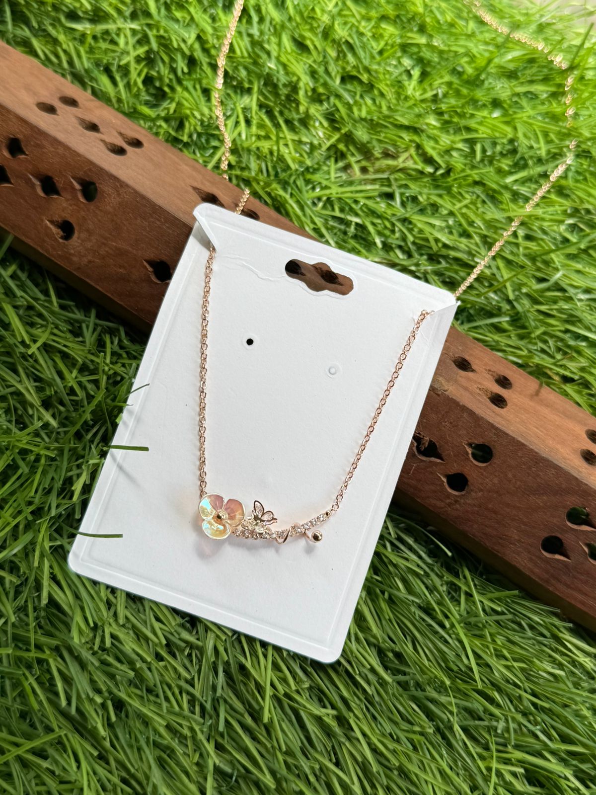 Double Layer Butterfly Chains Double Layer Butterfly Chains