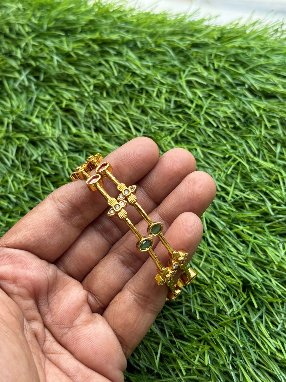 Rubi Stone with Checked Design Bangle