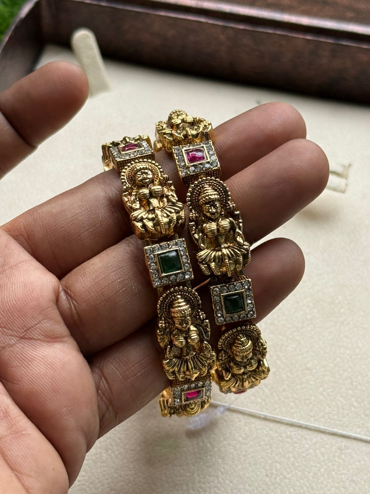 regular use enamel design bangle