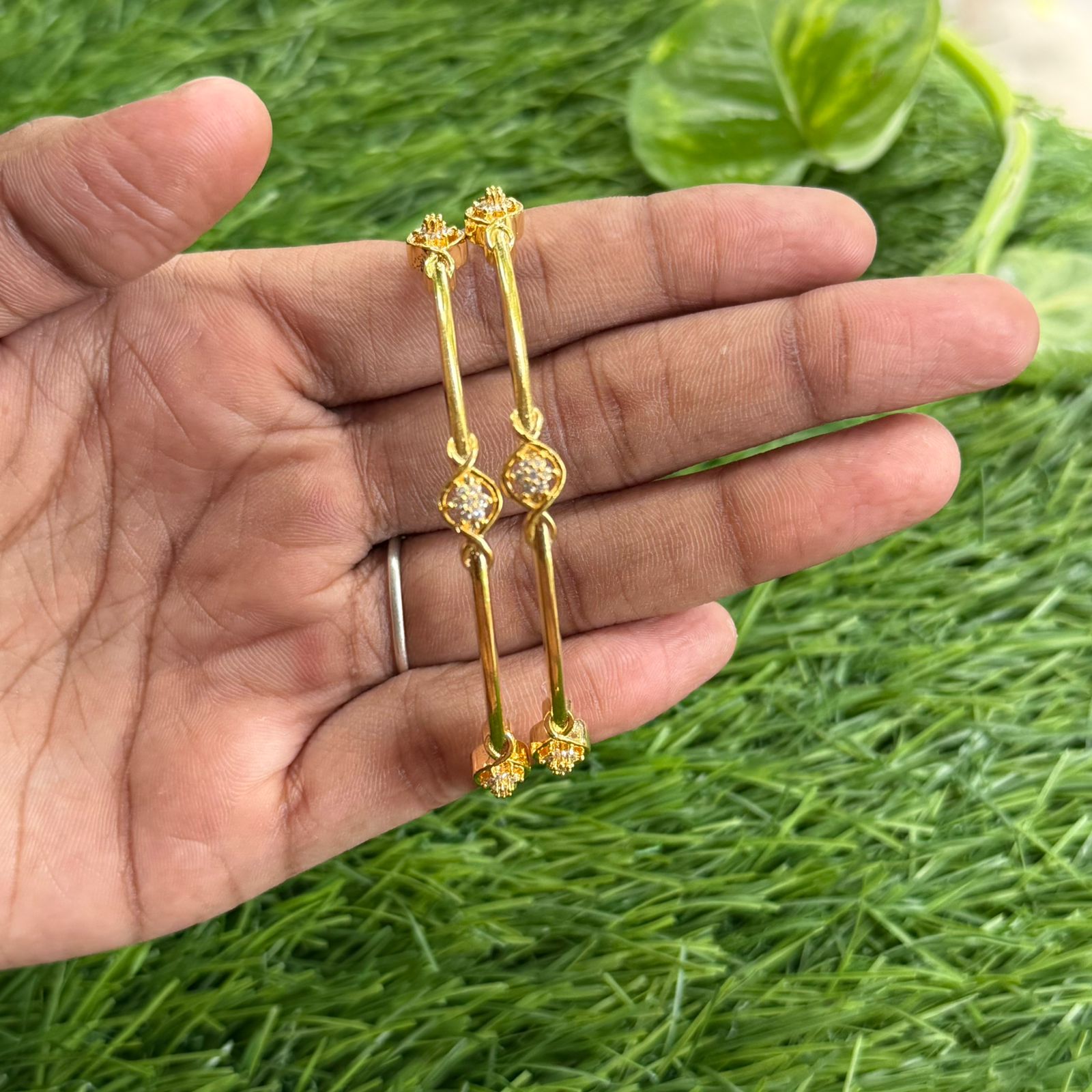 red color with gold polish regular use bangle red color with gold polish regular use bangle