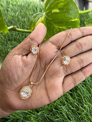 Diamond rose gold chain
