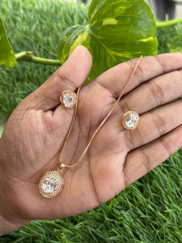 Diamond rose gold chain