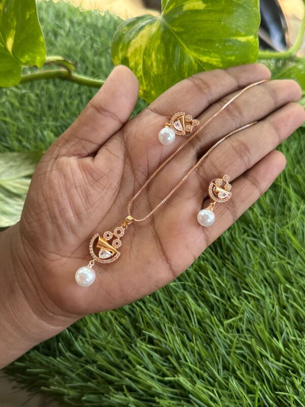 Peacock design neck piece with pink stone