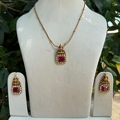 Emetald temple coolection simple chain Emetald temple coolection simple chain