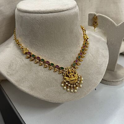 Unique Rubi AD Neckpiece
