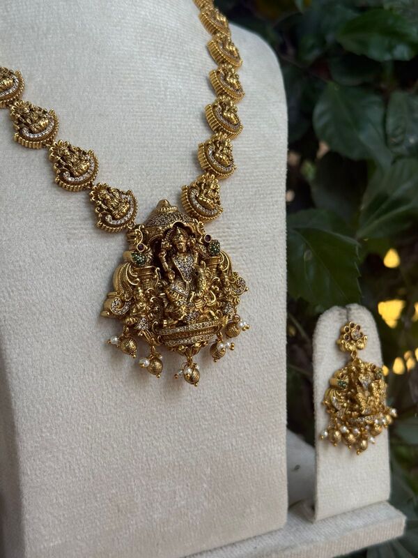 Multistone Neckpiece Multistone Neckpiece