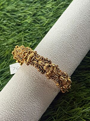 KADA Lakshmi stone bangles