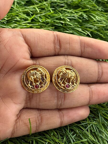 Big Elephant Design trendy Stud Big Elephant Design trendy Stud