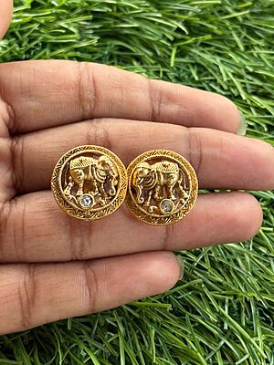 Big Elephant Design trendy Stud Big Elephant Design trendy Stud